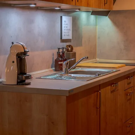 De Luxe Au Coeur De *